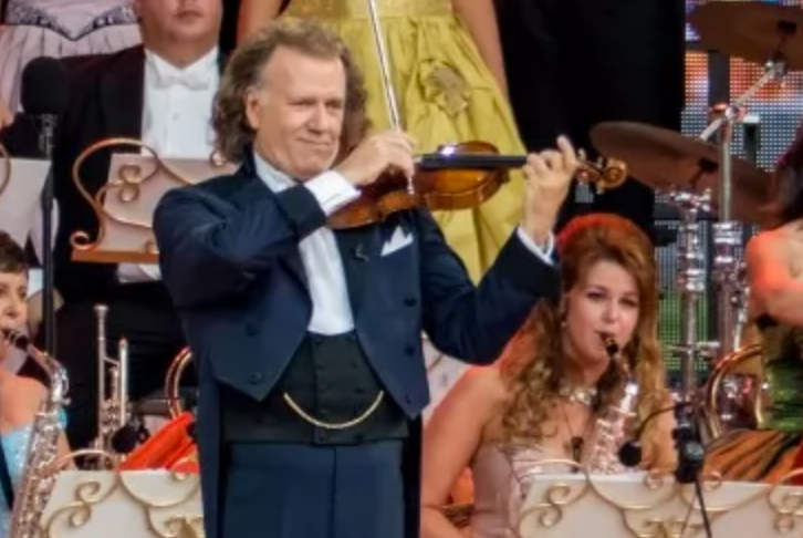 André Rieu performing on violin, live in concert